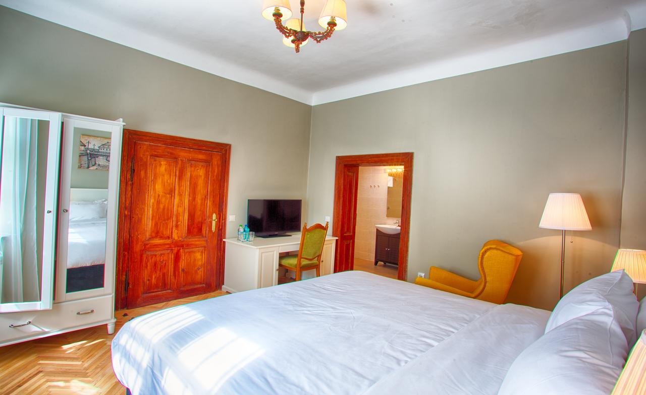 Goldsmith Bed & Breakfast Сибиу Екстериор снимка
