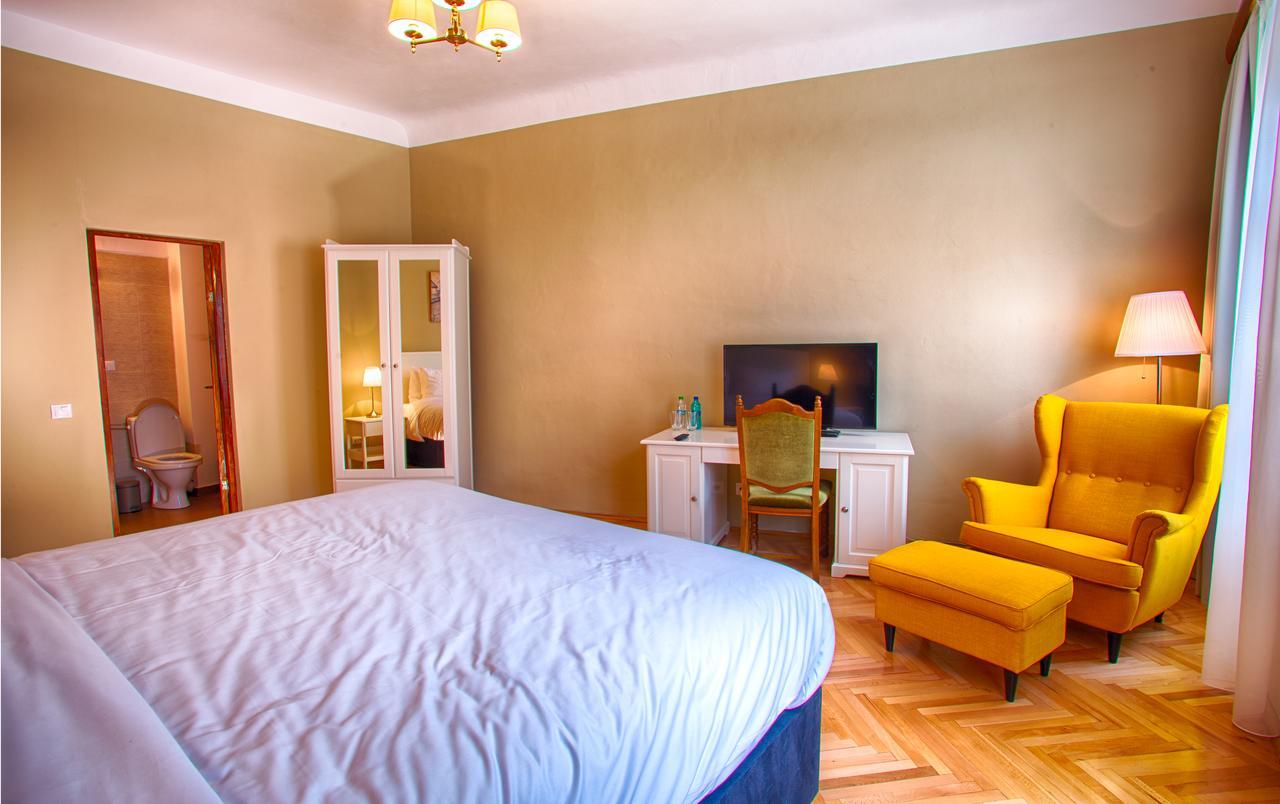 Goldsmith Bed & Breakfast Сибиу Екстериор снимка
