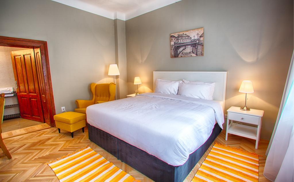 Goldsmith Bed & Breakfast Сибиу Екстериор снимка