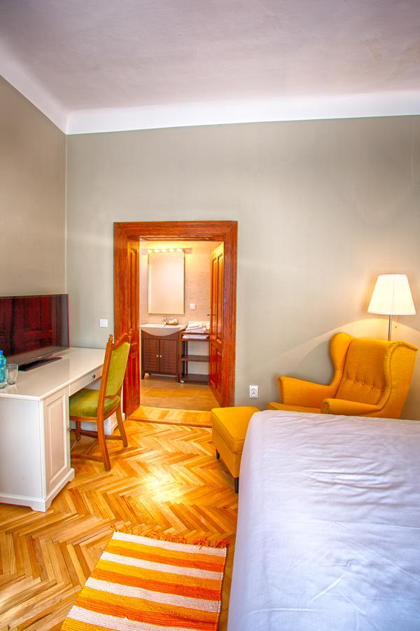 Goldsmith Bed & Breakfast Сибиу Екстериор снимка